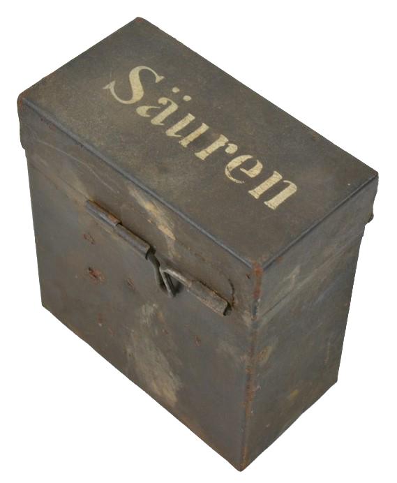 German WH Medical Box 'Säuren'