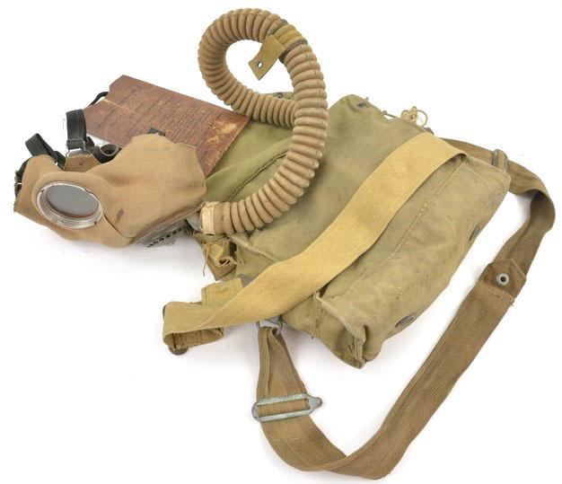 British WW2 Artillery/Navy Gasmask Set