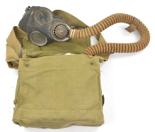 British WW2 Artillery/Navy Gasmask Set