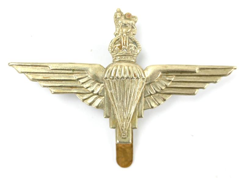 British WW2 Parachute regiment cap badge