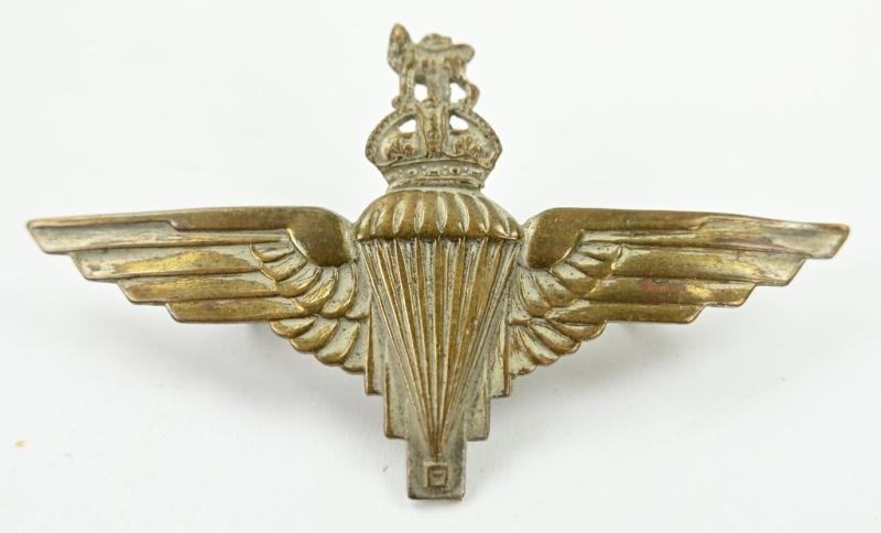 British WW2 Parachute regiment cap badge