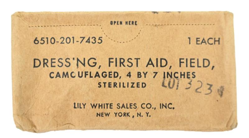 US Vietnam Era First Aid Field Dressing Kit