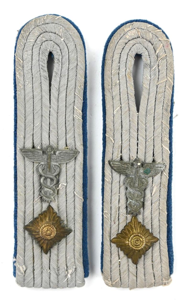 German WH Medic Shoulderboard Set