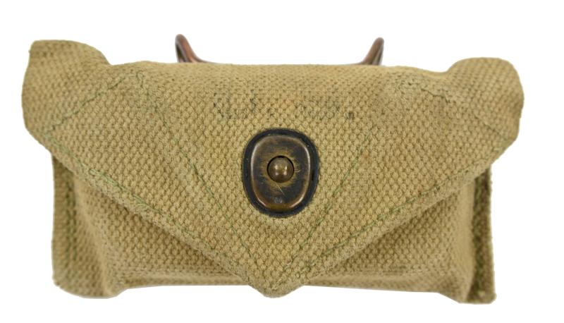 US WW2 M-1924 First Aid Pouch with First Aid Kit