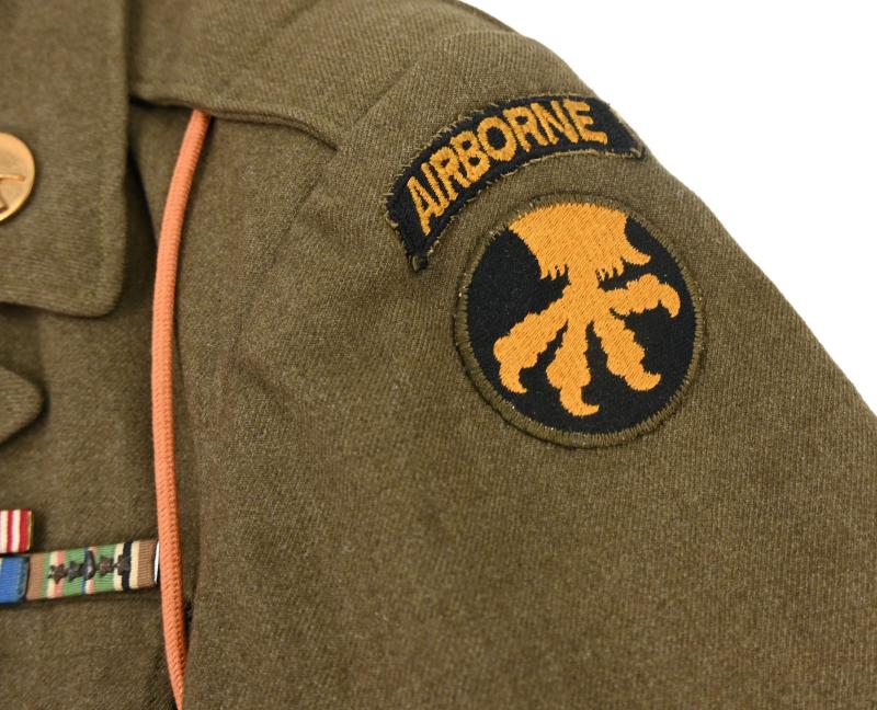 Original U.S. WWII 101st Airborne Division Paratrooper Grouping with Full  Size Mannequin – International Military Antiques
