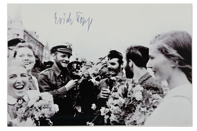 Signature of Kriegsmarine KC-Recipient 'Erich Topp'