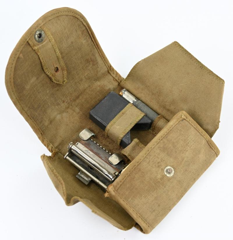 US WW2 Razor Set in Pouch