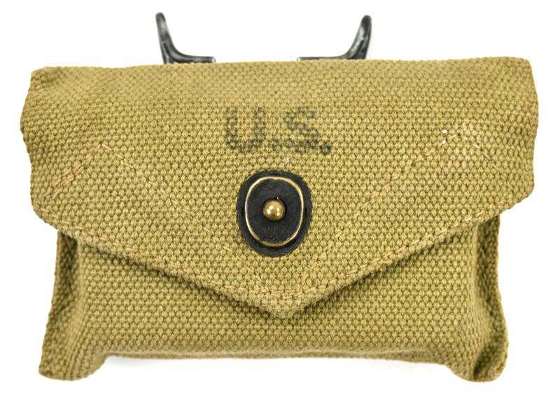 US WW2 M-1924 First Aid Pouch with First Aid Kit