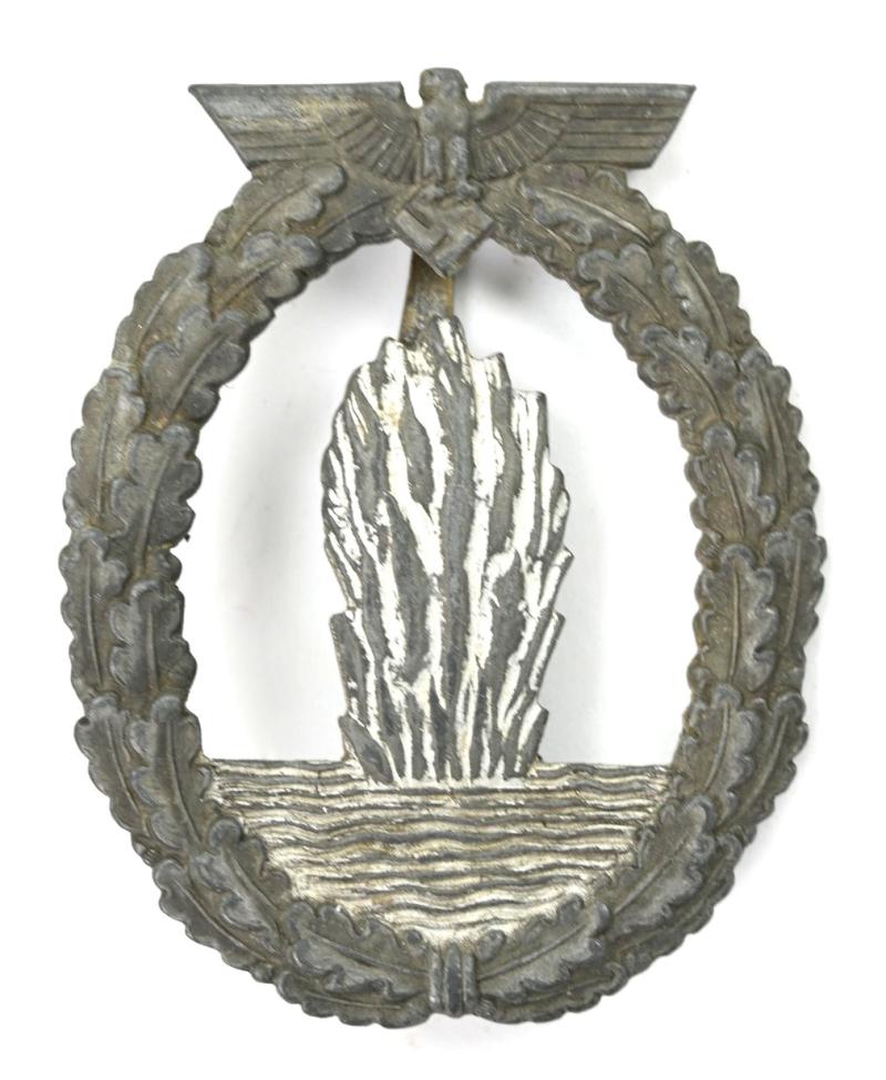 German KM Minesweeper War Badge 'R.K.'