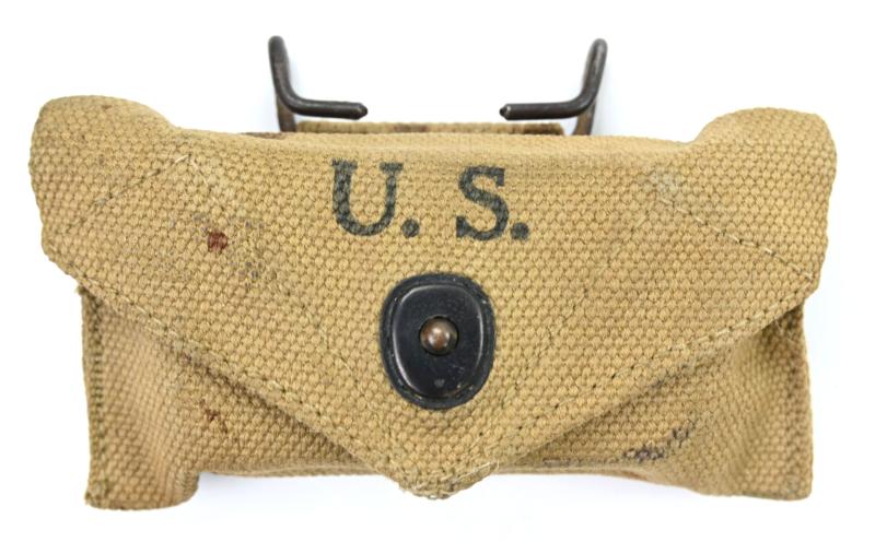 US WW2 M-1924 First Aid Pouch with First Aid Kit