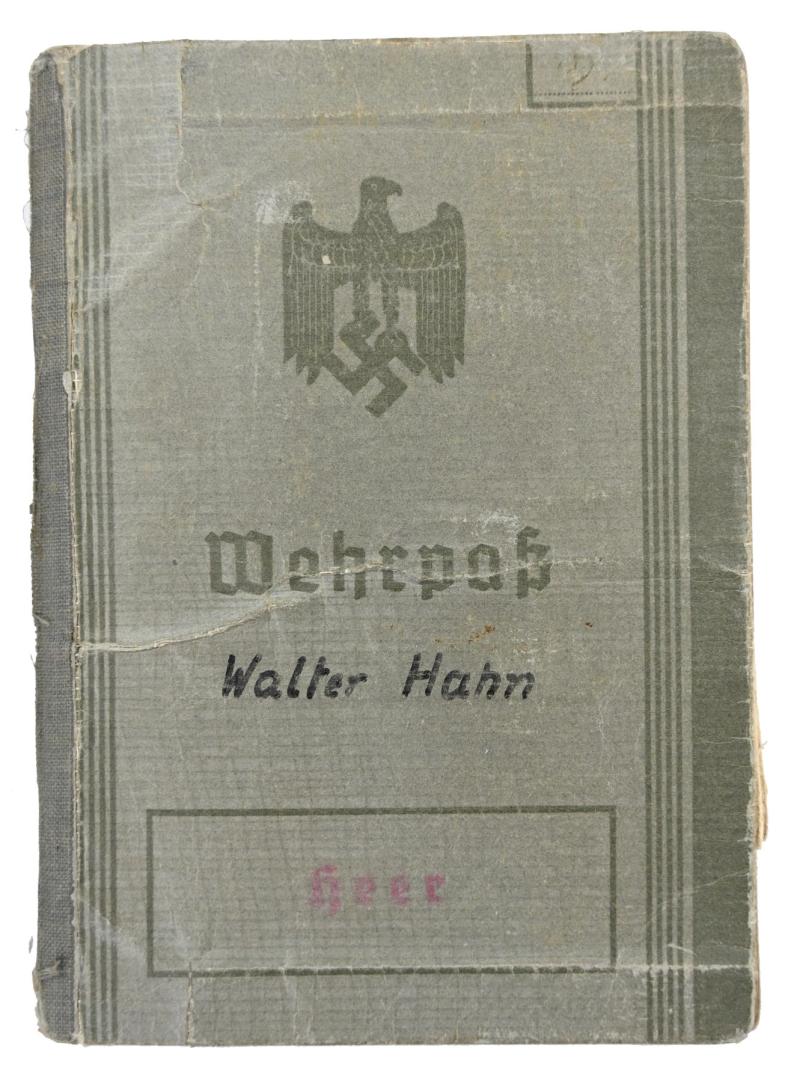 German Wehrpass 'Walter Hahn'