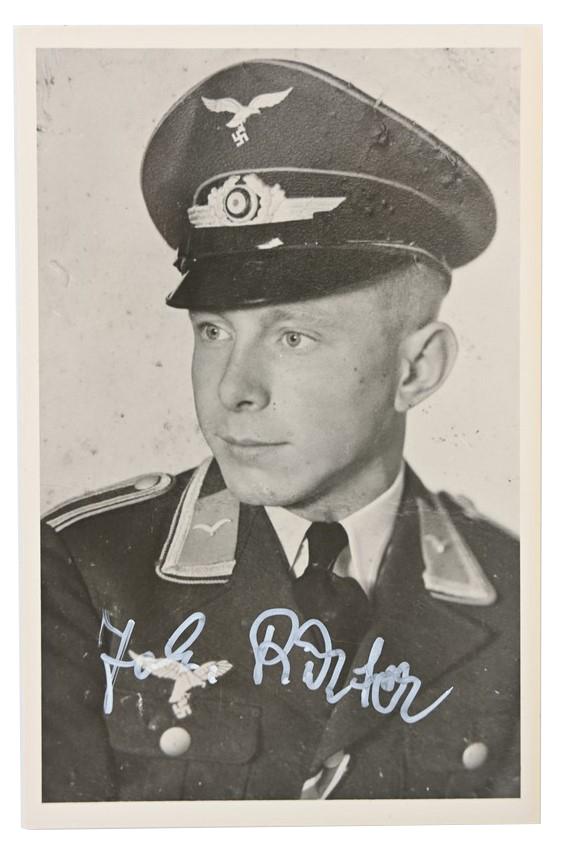 Signature of Luftwaffe KC Recipient 'Johannes Richter'