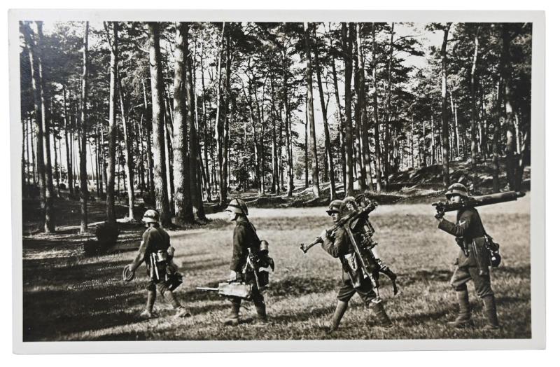 German WH Postcard 'Die Wehrmacht'