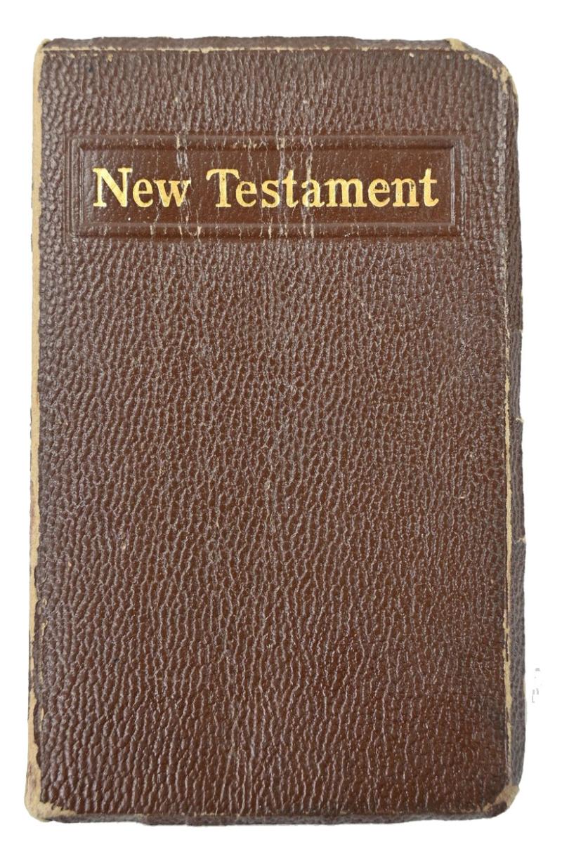 US WW2 Bible New Testament Pvt. Louis E. Davis