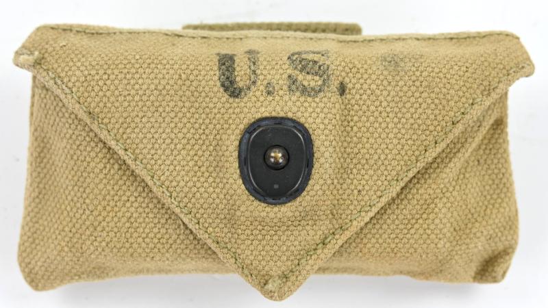 US WW2 M-1924 First Aid Pouch with First Aid Kit