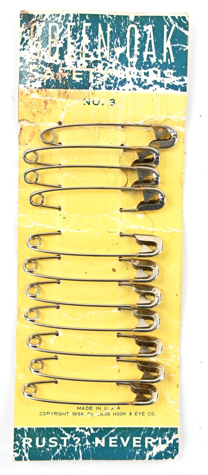 US WW2 Green Oak Safety Pins