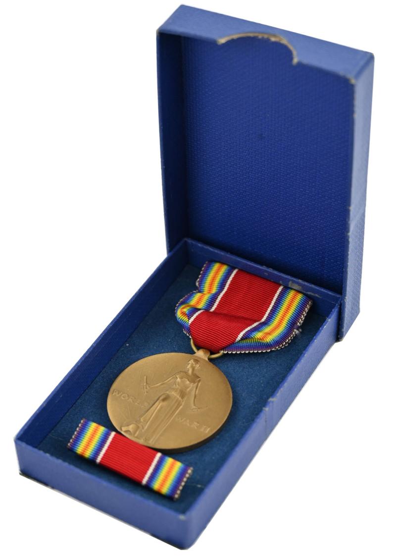 US WW2 Victory Medal in Case