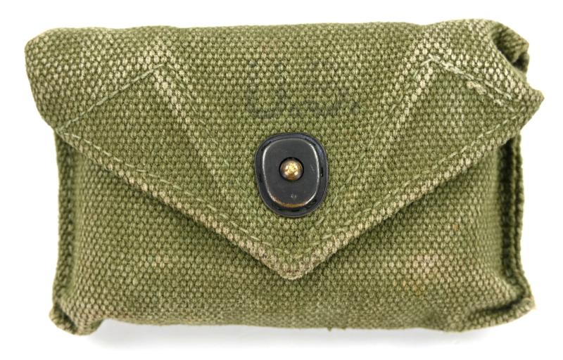 US WW2 M-1942 First Aid Pouch with First Aid Kit