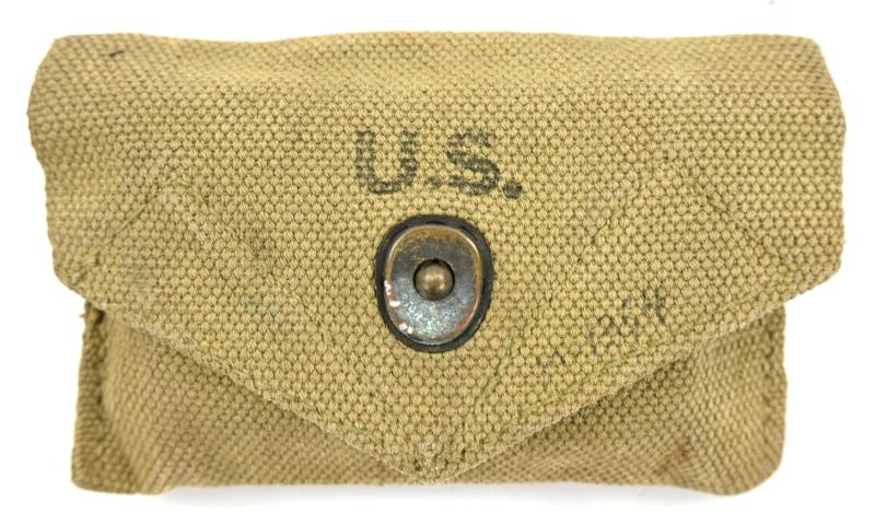 US WW2 M-1942 First Aid Pouch with First Aid Kit