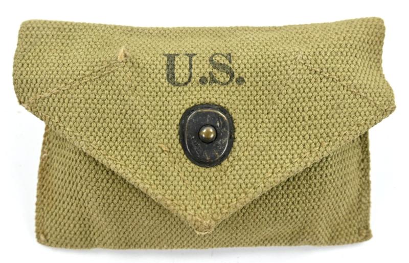 US WW2 M-1942 First Aid Pouch with First Aid Kit