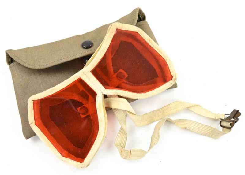 US WW2 Dust Goggles in Pouch