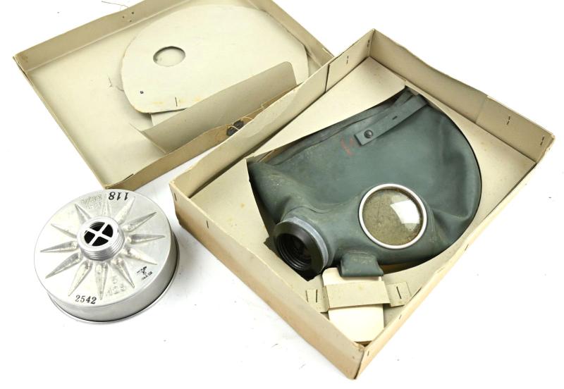 German LS M37 Civil Gasmask with Filter in box