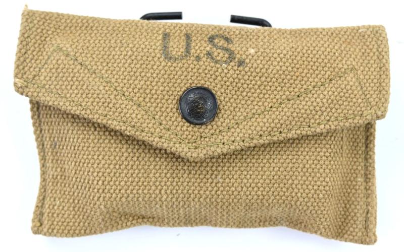 US WW2 M-1942 BM First Aid Pouch with First Aid Kit