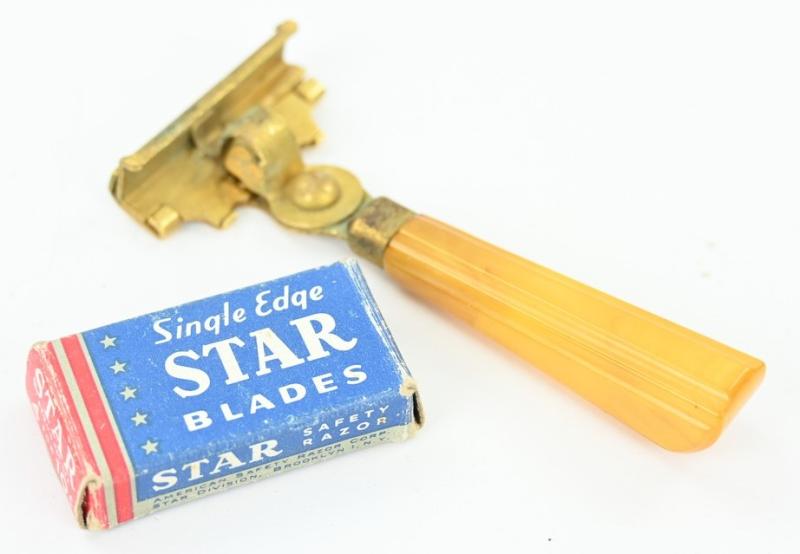 US WW2 Razor with Blades