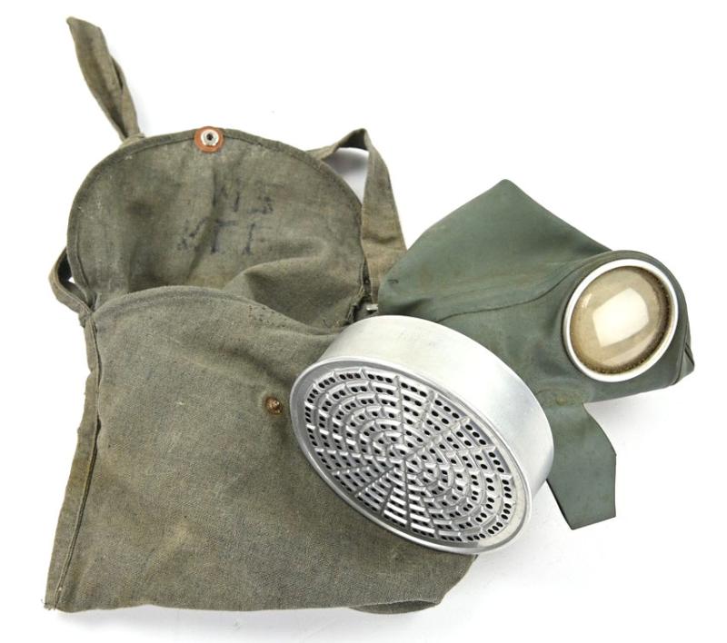 German LS M37 Civil Gasmask with Filter in Carrying Pouch