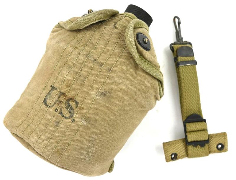 US M-1941 Cavalry/Paratrooper Canteen with extension strap