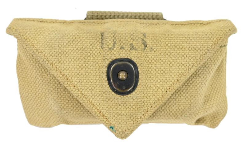 US WW2 M-1924 First Aid Pouch with First Aid Kit