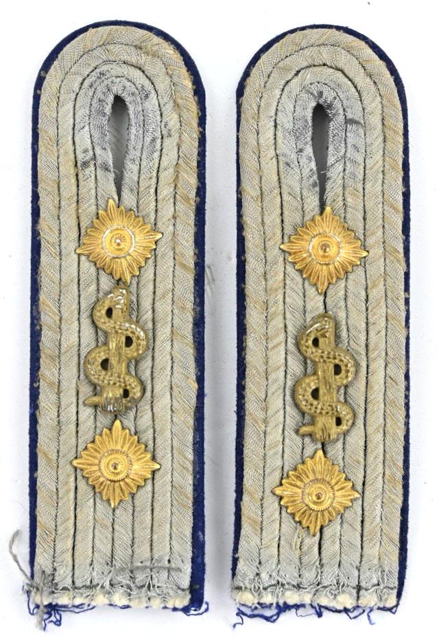 German WH Medic Shoulderboards