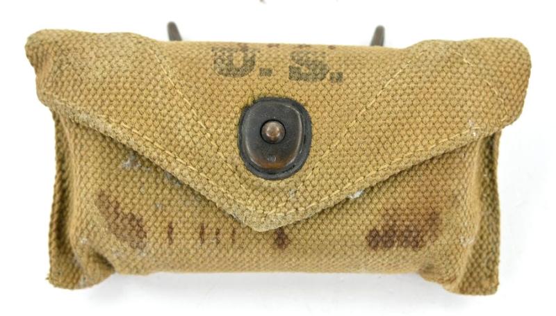 US WW2 M-1924 First Aid Pouch with First Aid Kit