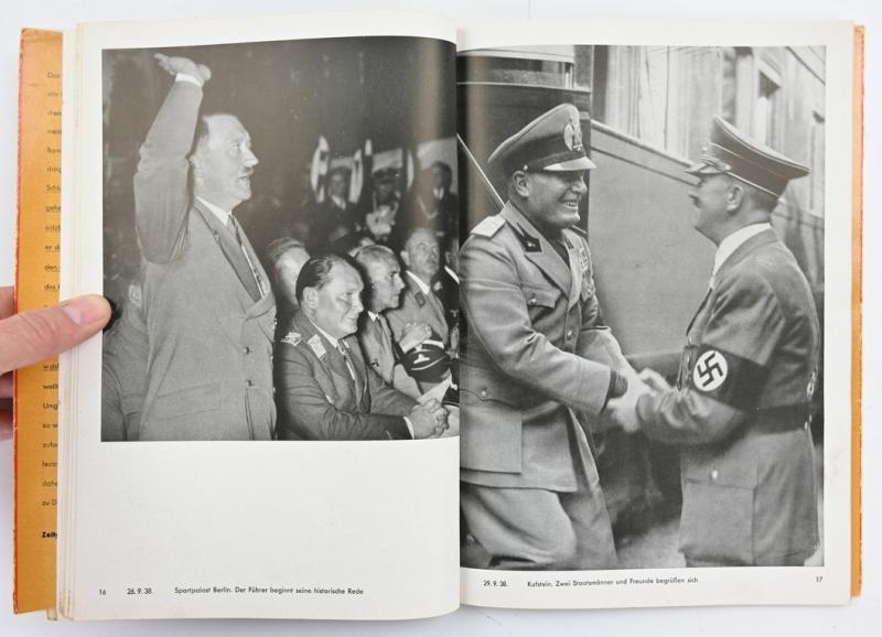 German Book Adolf Hitler 'Hitler Befreit Sudetenland'
