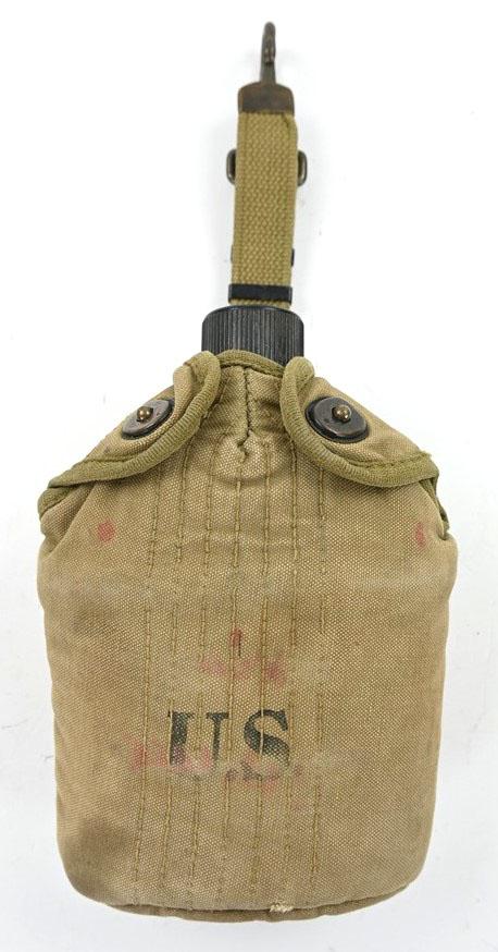 US M-1941 Cavalry/Paratrooper Canteen with extension strap