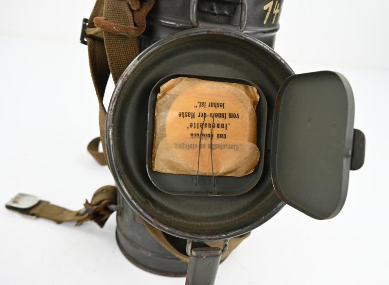 German WH M31 Gasmask with Cannister