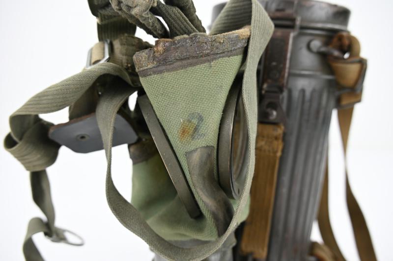 German WH M31 Gasmask with Cannister