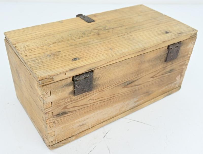 German WH Entlastungzunder 44 Ammunition Box