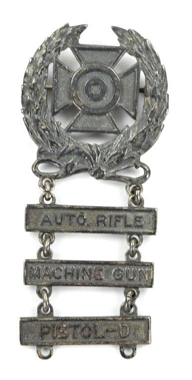 US WW2 Expert Marksman Badge with attached qualification bars