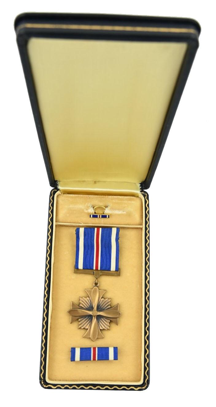 US WW2 Distinguished Flying Cross in Case