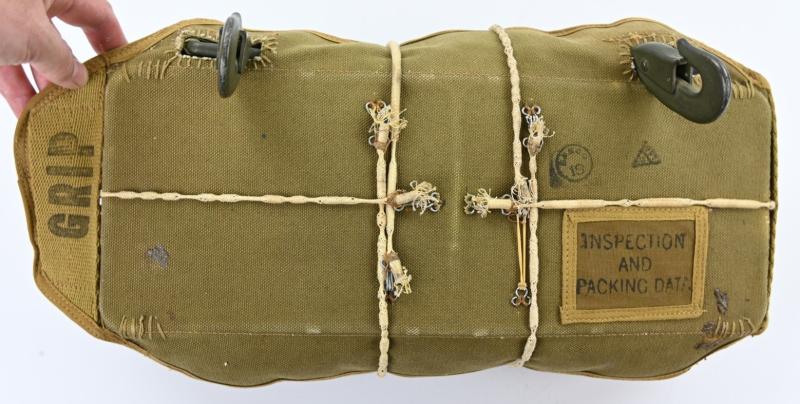 US WW2 Paratrooper Grip-Type Chestpack