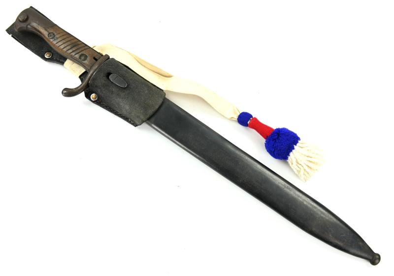 German WW1 M1895/05 ‘Butcher’ bayonet with frog