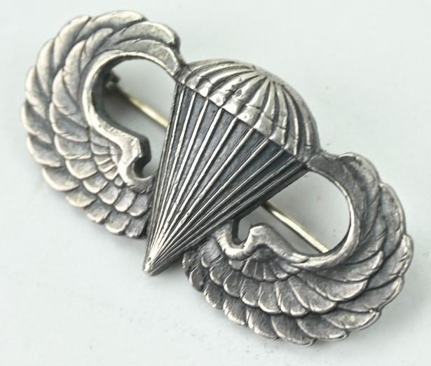 US WW2 paratrooper Jumpwing 'Robbins & Co.'