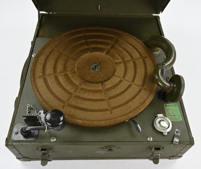 US Army WW2 Special Services Phonograph Player