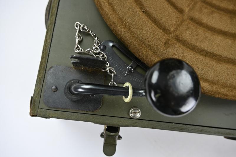 US Army WW2 Special Services Phonograph Player