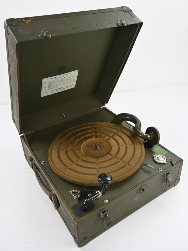 US Army WW2 Special Services Phonograph Player