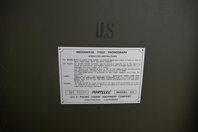 US Army WW2 Special Services Phonograph Player