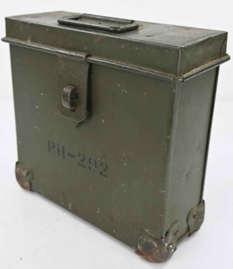 US WW2 Signal Corps ICC-32A Film Reel Case