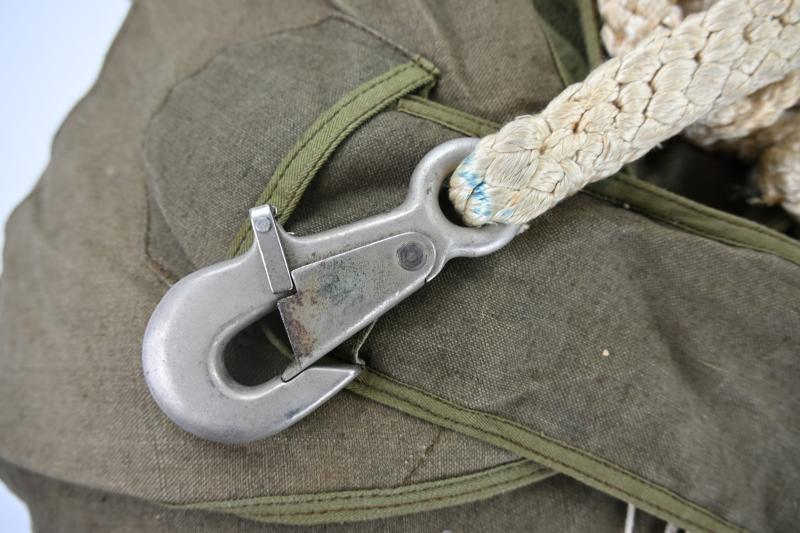 German LW FSJ RZ-20 Harnass & Parachute in Carrying Bag