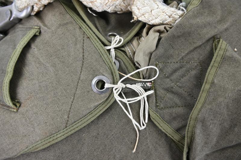 German LW FSJ RZ-20 Harnass & Parachute in Carrying Bag